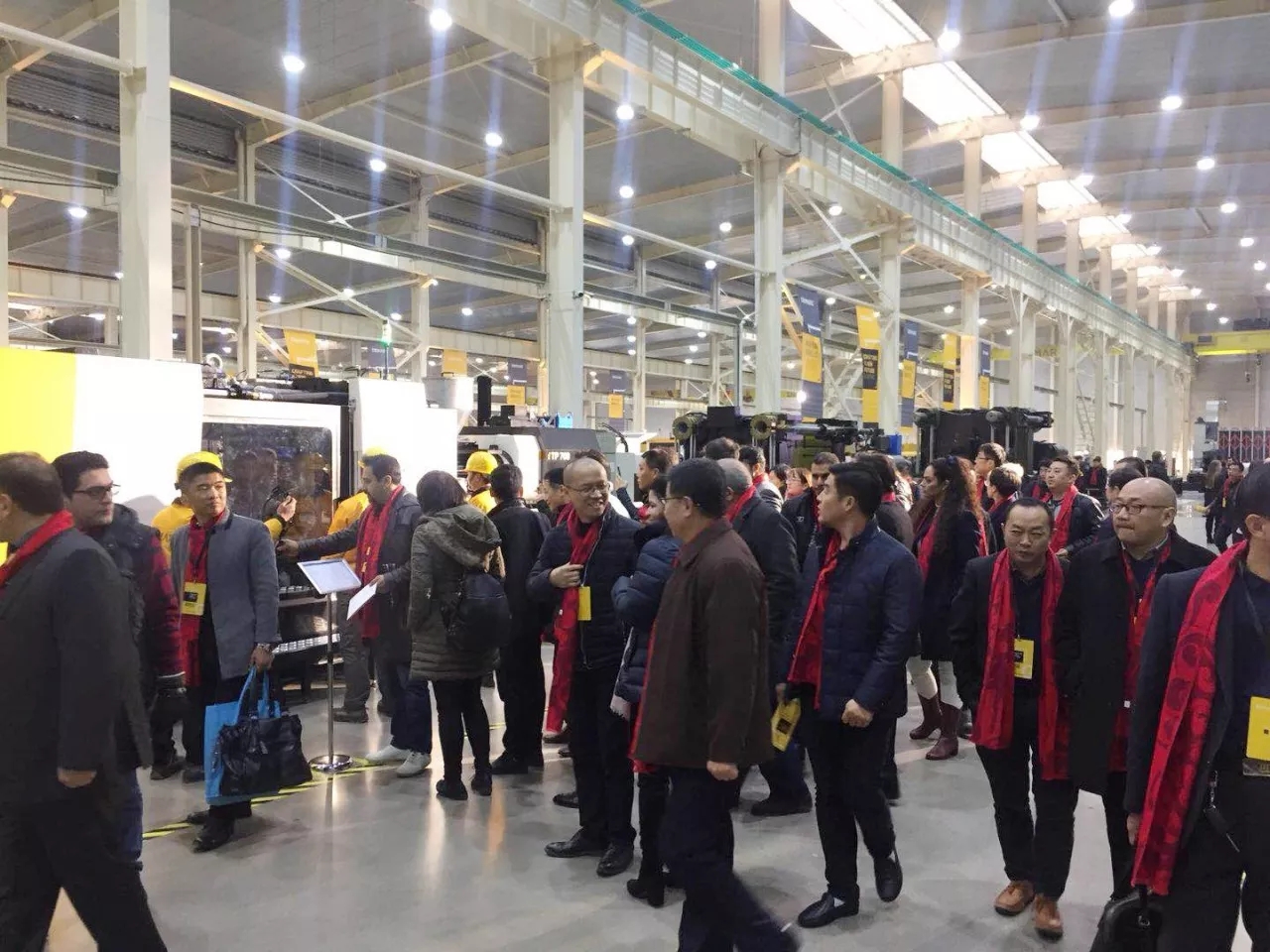 贝斯特演出“两大喜”： 十周年庆+注塑智慧工厂落成